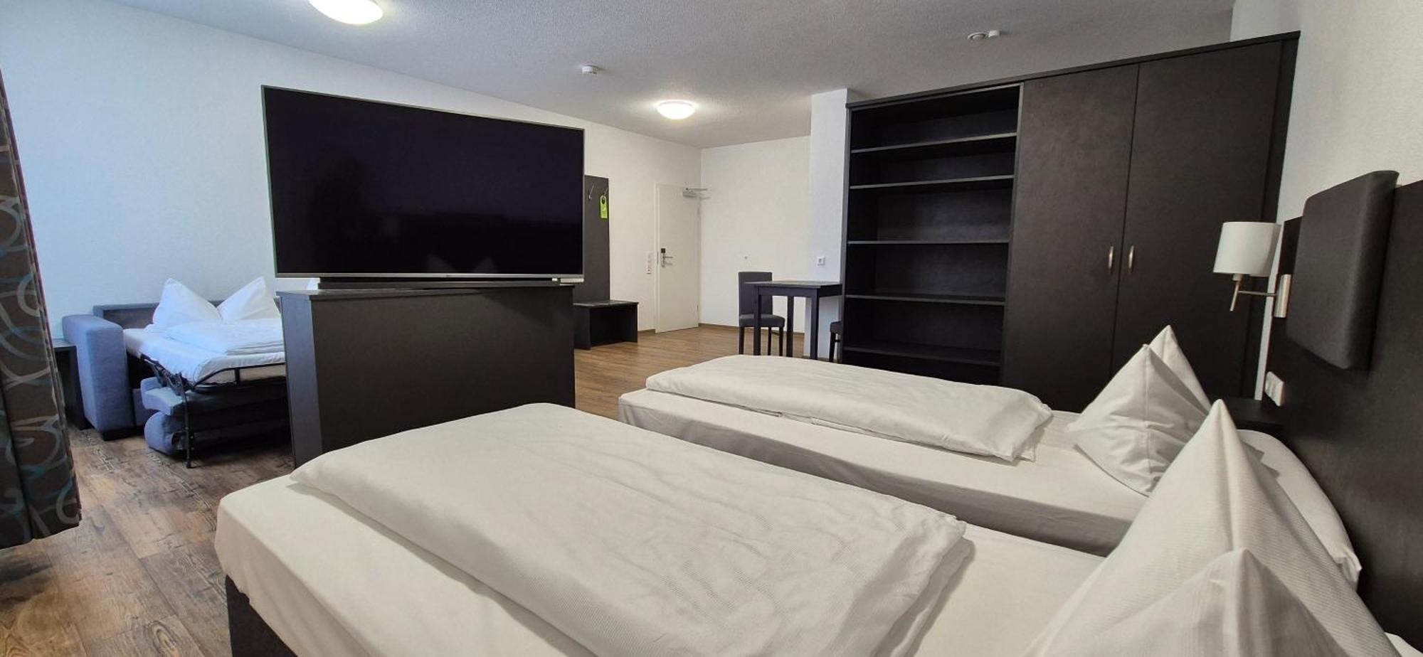 Melvi Hotel Goeppingen Ngoại thất bức ảnh