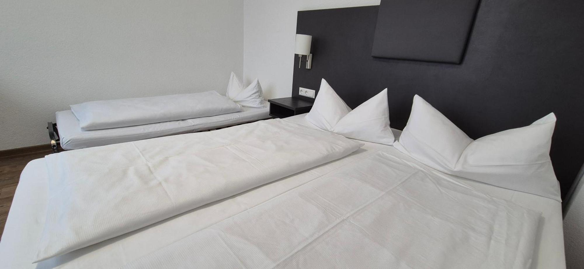 Melvi Hotel Goeppingen Ngoại thất bức ảnh
