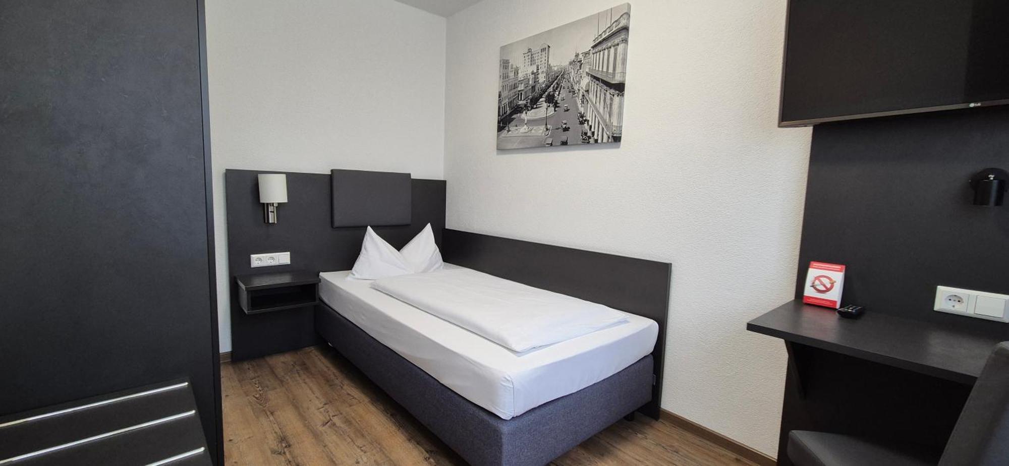 Melvi Hotel Goeppingen Ngoại thất bức ảnh