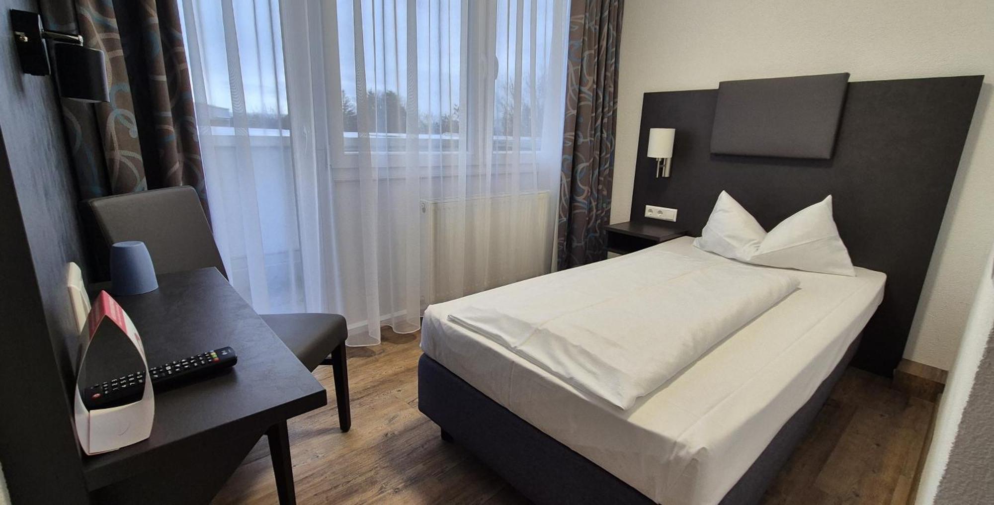 Melvi Hotel Goeppingen Ngoại thất bức ảnh