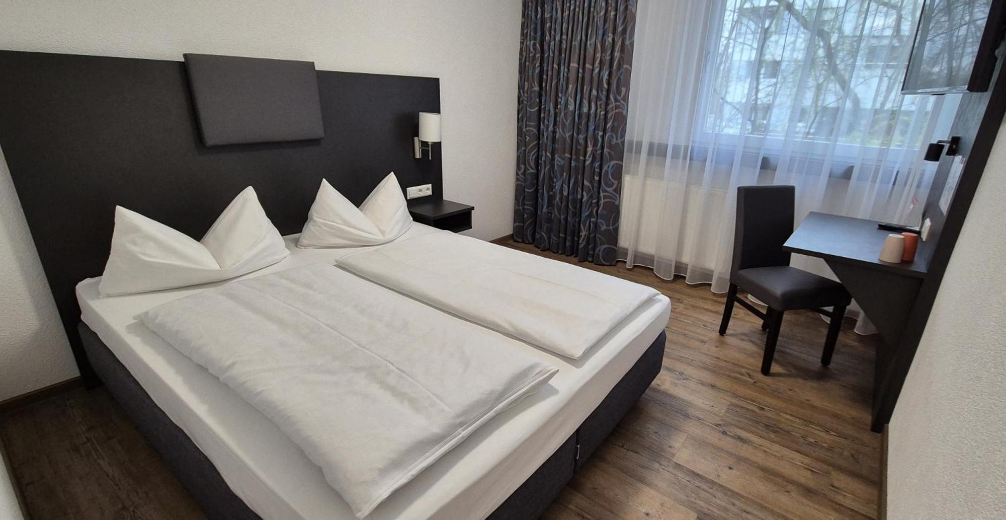 Melvi Hotel Goeppingen Ngoại thất bức ảnh