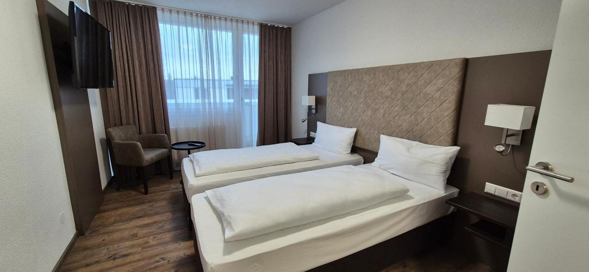 Melvi Hotel Goeppingen Ngoại thất bức ảnh