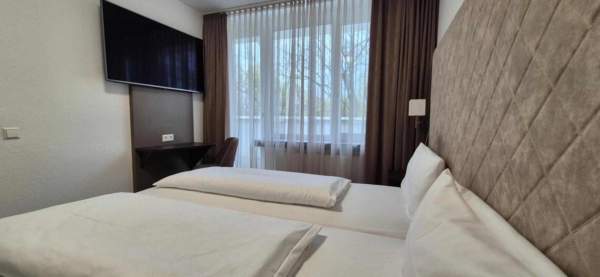 Melvi Hotel Goeppingen Ngoại thất bức ảnh