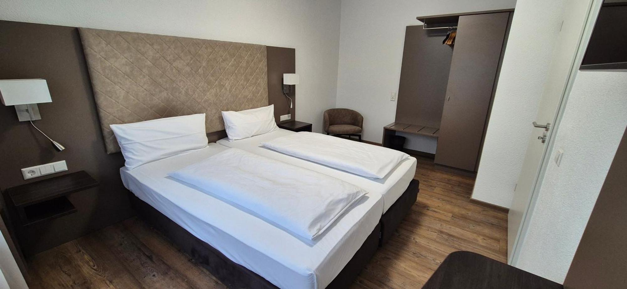 Melvi Hotel Goeppingen Ngoại thất bức ảnh